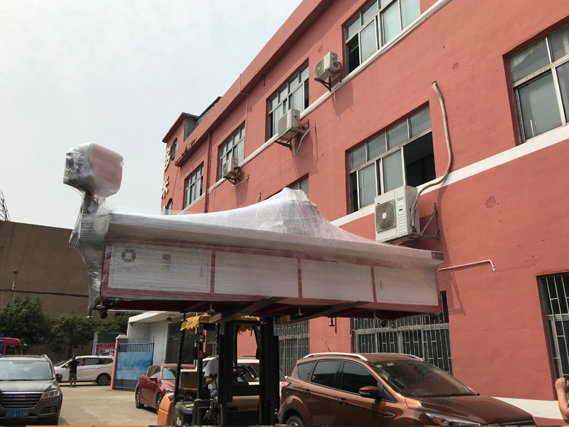 家具方管熱熔機床，專車發(fā)往山海